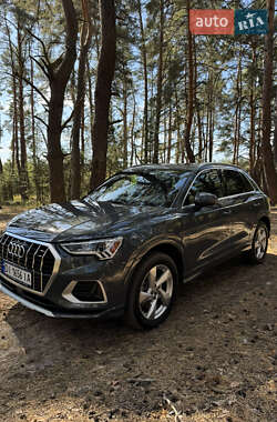 Внедорожник / Кроссовер Audi Q3 2019 в 