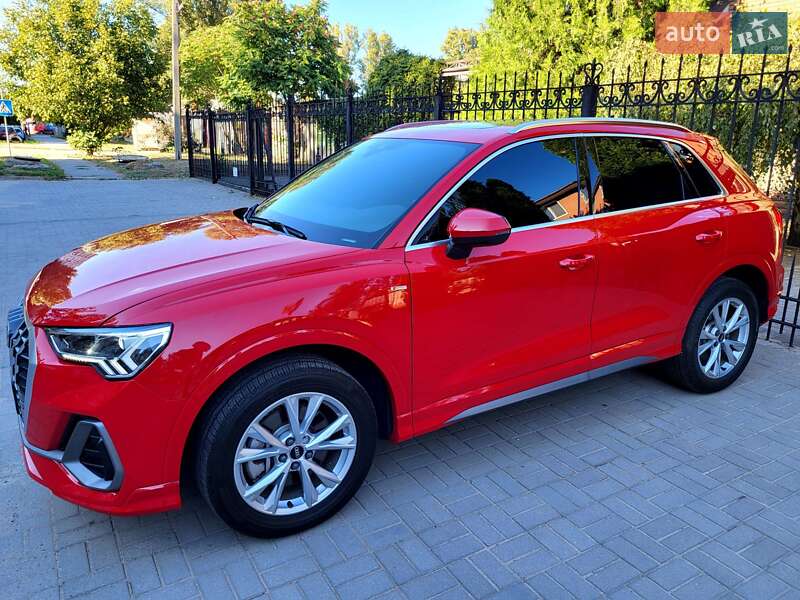 Внедорожник / Кроссовер Audi Q3 2022 в Запорожье