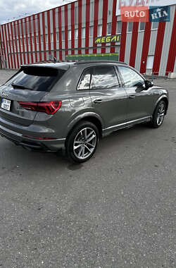 Внедорожник / Кроссовер Audi Q3 2021 в 