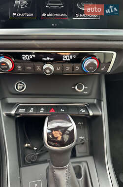 Внедорожник / Кроссовер Audi Q3 2021 в 