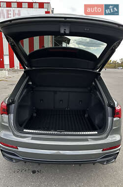 Внедорожник / Кроссовер Audi Q3 2021 в 