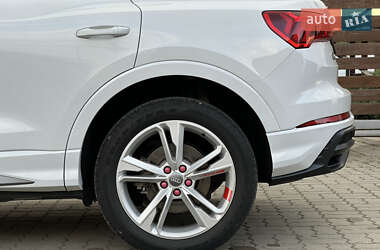 Внедорожник / Кроссовер Audi Q3 2020 в 