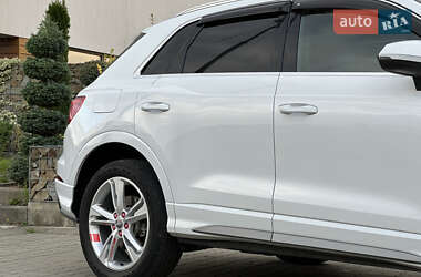 Внедорожник / Кроссовер Audi Q3 2020 в 
