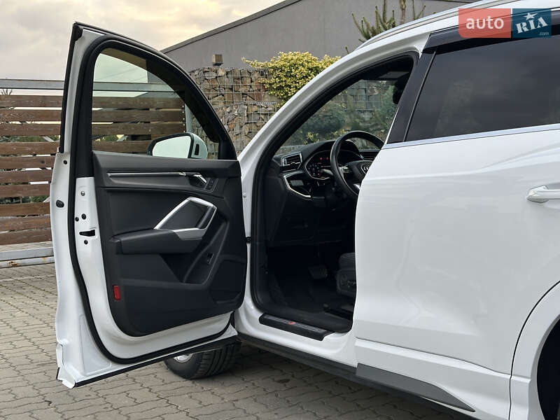 Позашляховик / Кросовер Audi Q3 2020 в Стрию