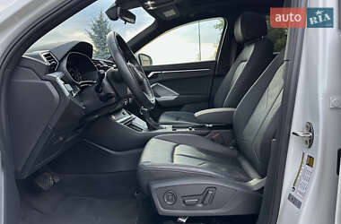 Внедорожник / Кроссовер Audi Q3 2020 в 