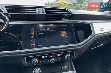 Внедорожник / Кроссовер Audi Q3 2020 в 