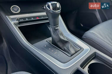 Внедорожник / Кроссовер Audi Q3 2020 в 