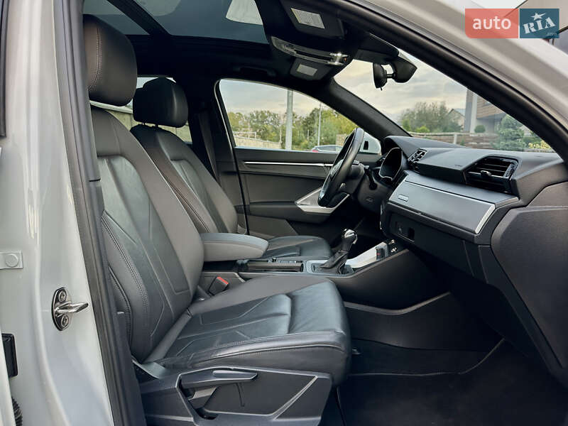 Позашляховик / Кросовер Audi Q3 2020 в Стрию