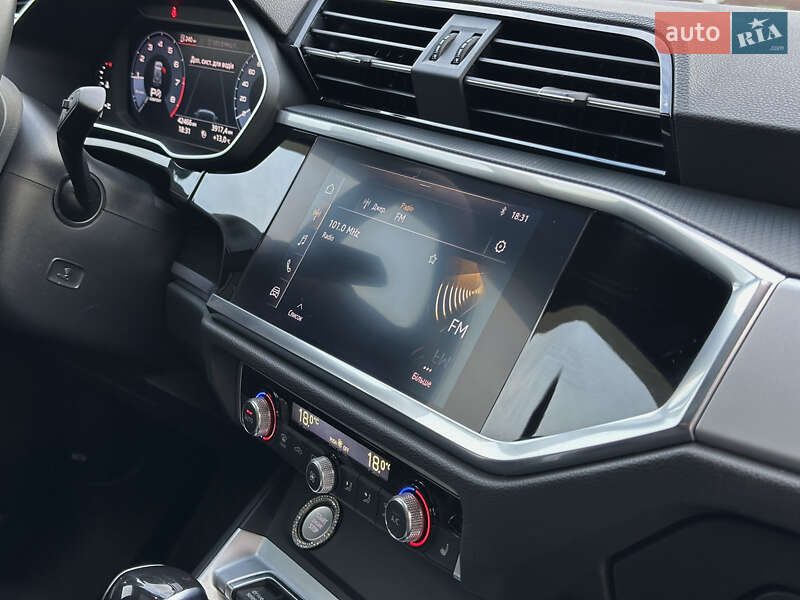 Позашляховик / Кросовер Audi Q3 2020 в Стрию