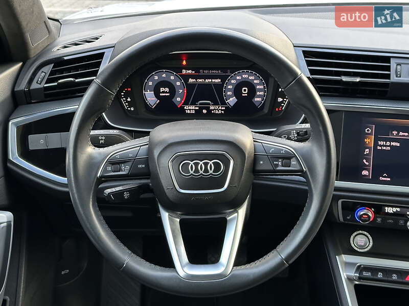 Позашляховик / Кросовер Audi Q3 2020 в Стрию