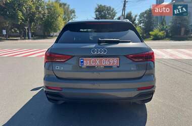 Позашляховик / Кросовер Audi Q3 2024 в 