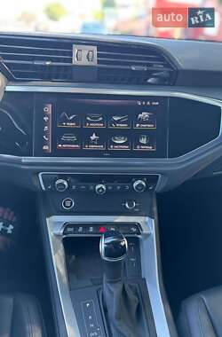 Позашляховик / Кросовер Audi Q3 2024 в 