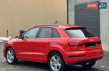 Позашляховик / Кросовер Audi Q3 2016 в 