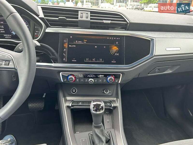 Внедорожник / Кроссовер Audi Q3 2025 в Ивано-Франковске