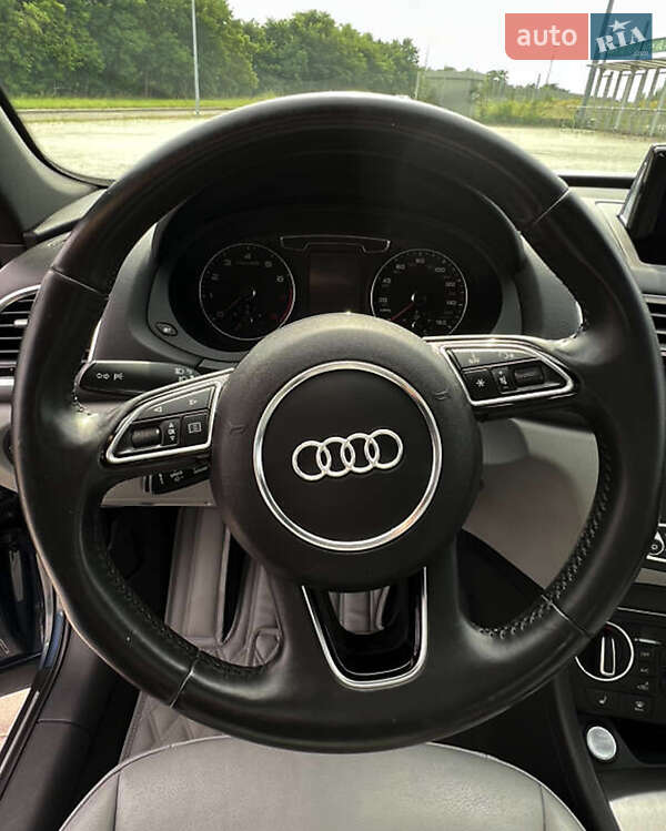Внедорожник / Кроссовер Audi Q3 2016 в Львове