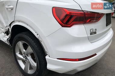 Позашляховик / Кросовер Audi Q3 2021 в 