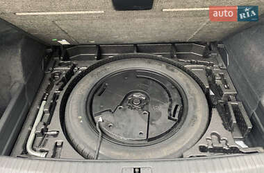 Позашляховик / Кросовер Audi Q3 2021 в 