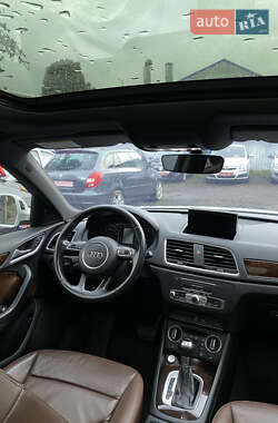 Позашляховик / Кросовер Audi Q3 2017 в 