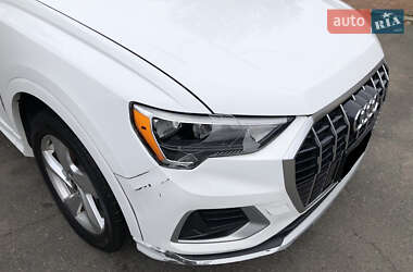Позашляховик / Кросовер Audi Q3 2021 в 