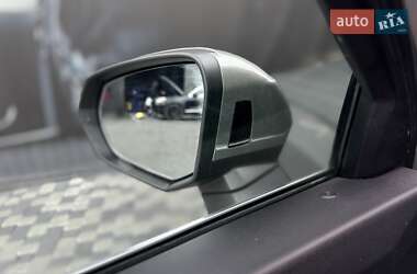 Внедорожник / Кроссовер Audi Q3 2020 в 