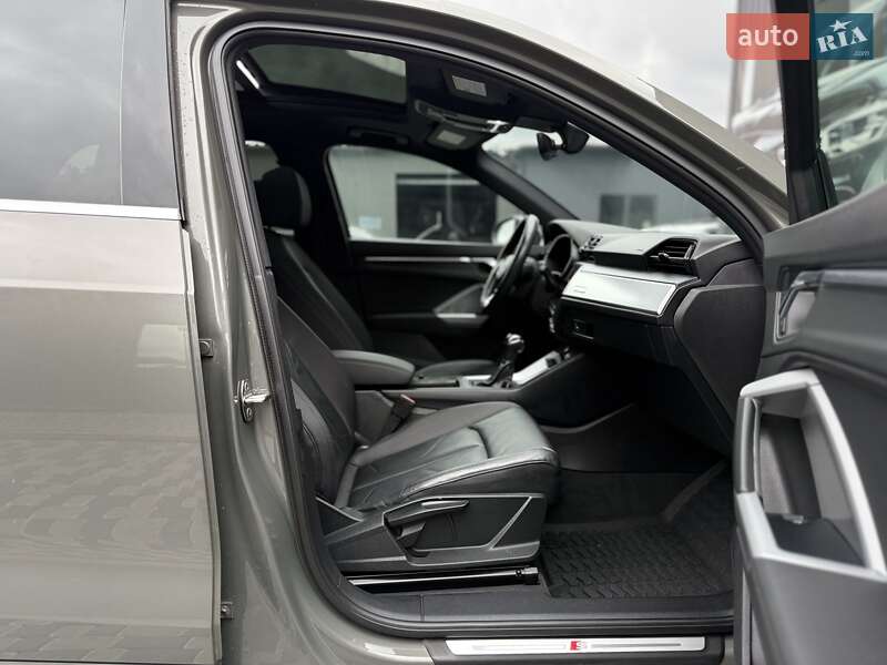 Позашляховик / Кросовер Audi Q3 2020 в Львові