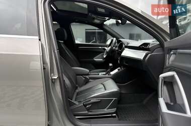 Внедорожник / Кроссовер Audi Q3 2020 в 