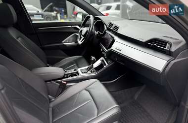 Внедорожник / Кроссовер Audi Q3 2020 в 