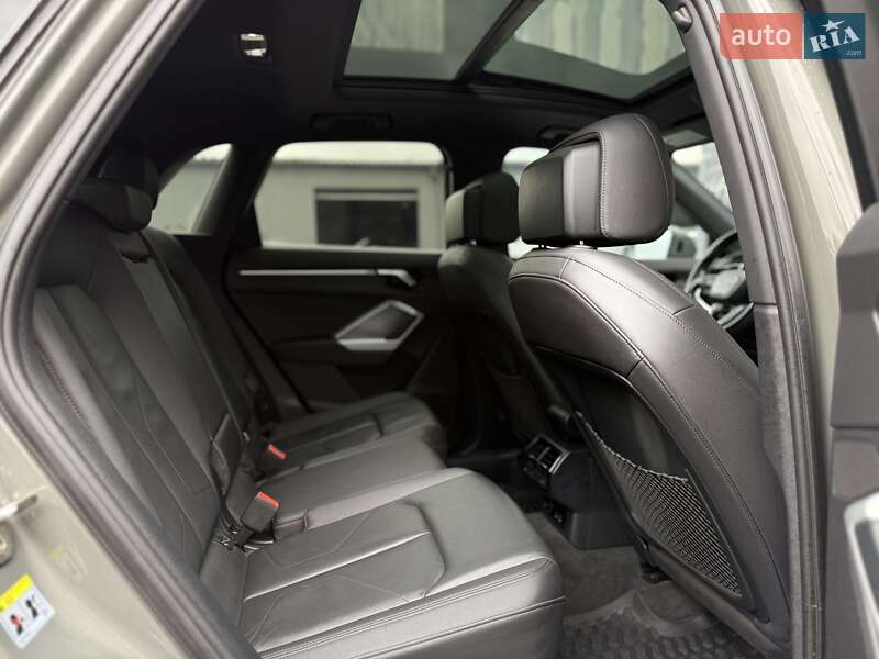Позашляховик / Кросовер Audi Q3 2020 в Львові