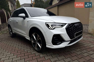 Позашляховик / Кросовер Audi Q3 2019 в 