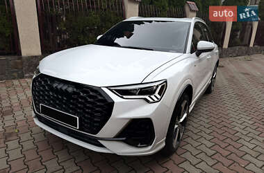 Позашляховик / Кросовер Audi Q3 2019 в 