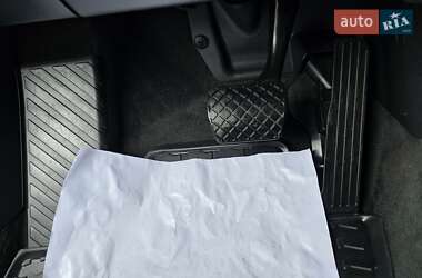 Позашляховик / Кросовер Audi Q3 2016 в 