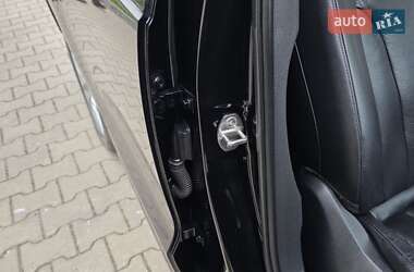 Позашляховик / Кросовер Audi Q3 2016 в 
