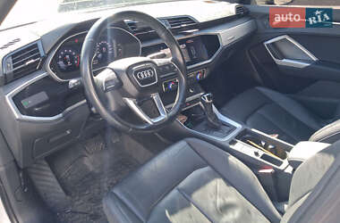 Внедорожник / Кроссовер Audi Q3 2019 в 