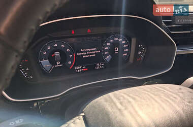 Внедорожник / Кроссовер Audi Q3 2019 в 