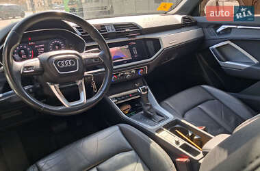 Внедорожник / Кроссовер Audi Q3 2019 в 