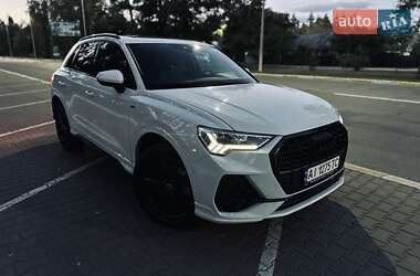 Позашляховик / Кросовер Audi Q3 2019 в 
