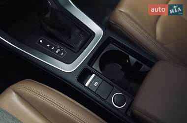 Позашляховик / Кросовер Audi Q3 2019 в 