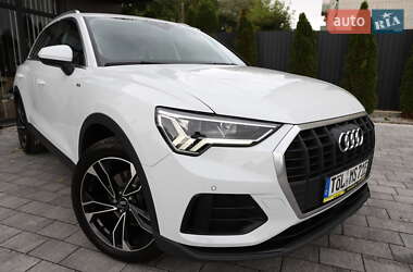 Позашляховик / Кросовер Audi Q3 2020 в 