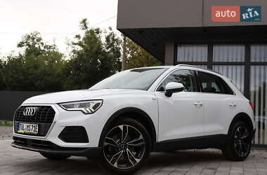 Позашляховик / Кросовер Audi Q3 2020 в 