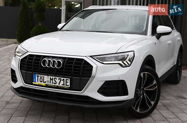 Позашляховик / Кросовер Audi Q3 2020 в 