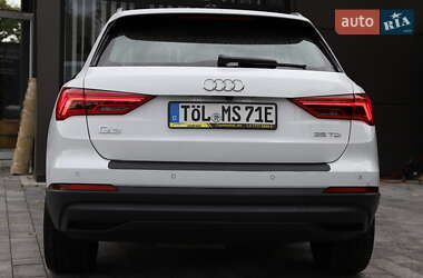 Позашляховик / Кросовер Audi Q3 2020 в 