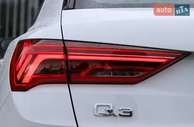 Позашляховик / Кросовер Audi Q3 2020 в 