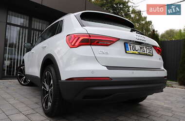 Позашляховик / Кросовер Audi Q3 2020 в 