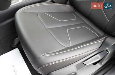 Позашляховик / Кросовер Audi Q3 2020 в 