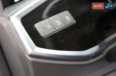 Позашляховик / Кросовер Audi Q3 2020 в 