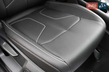 Позашляховик / Кросовер Audi Q3 2020 в 