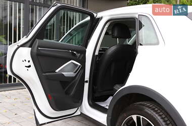 Позашляховик / Кросовер Audi Q3 2020 в 