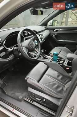 Внедорожник / Кроссовер Audi Q3 2021 в 