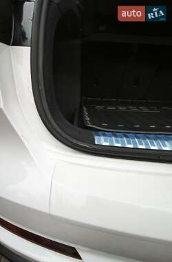 Внедорожник / Кроссовер Audi Q3 2021 в 