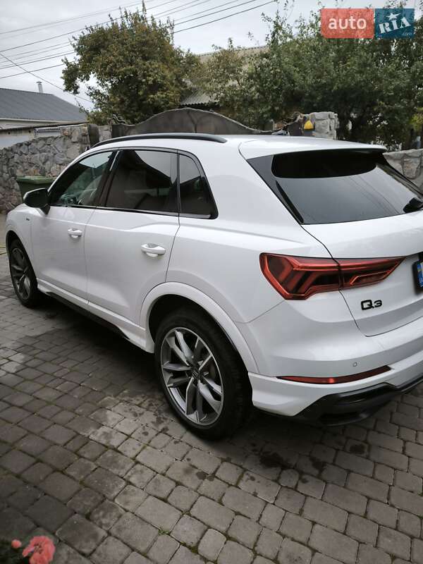 Внедорожник / Кроссовер Audi Q3 2021 в Черкассах